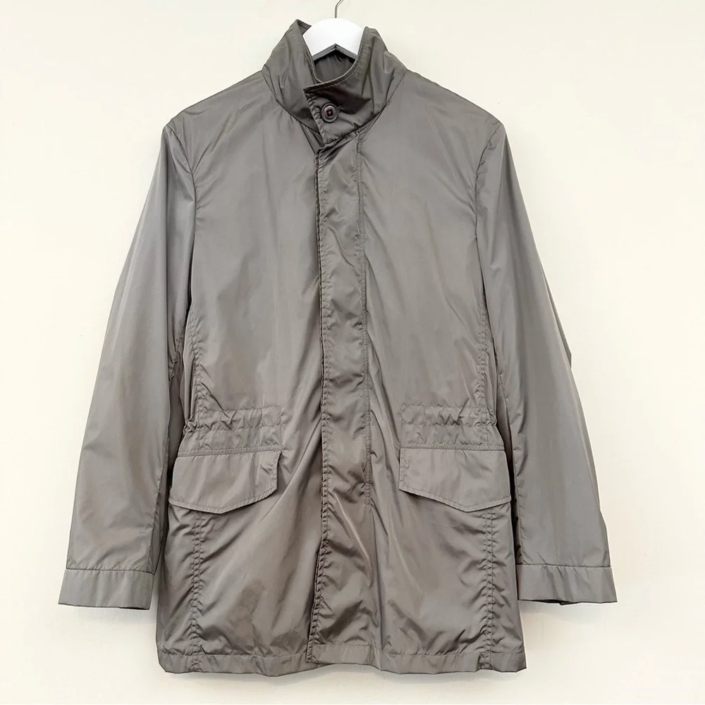 Gucci men’s Nylon Windbreaker Jacket Silver Gray